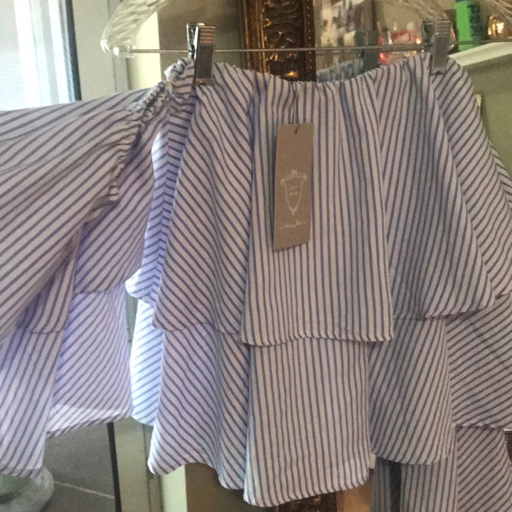 Off the shoulder Lucy wang top